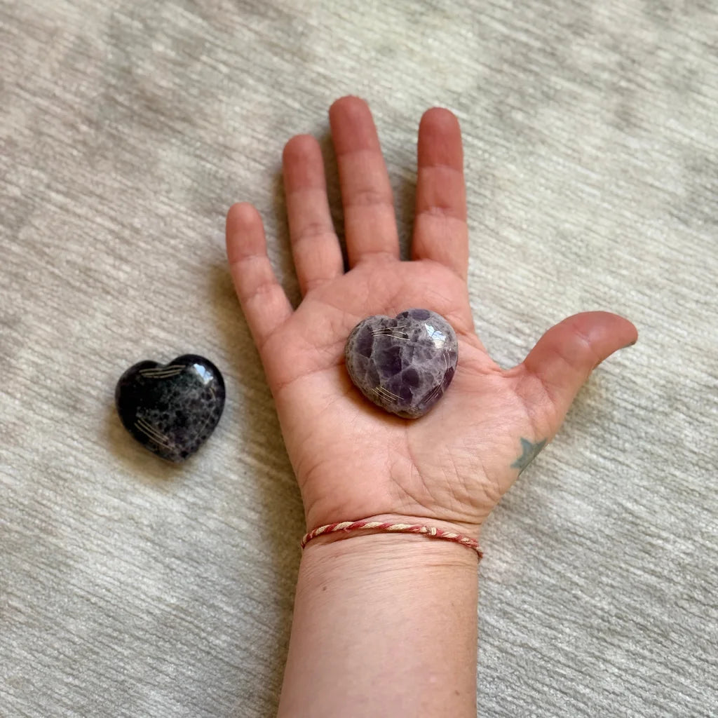 Amatista / Amethyst Thin Heart Therapy Stones - Pack of 2