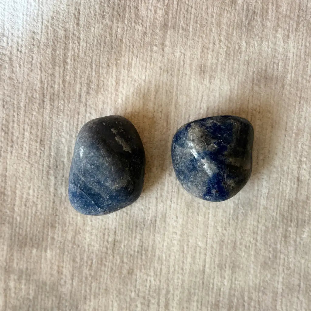 Cuarzo Azul / Blue Quartz Small Therapy Stones - Pack of 2
