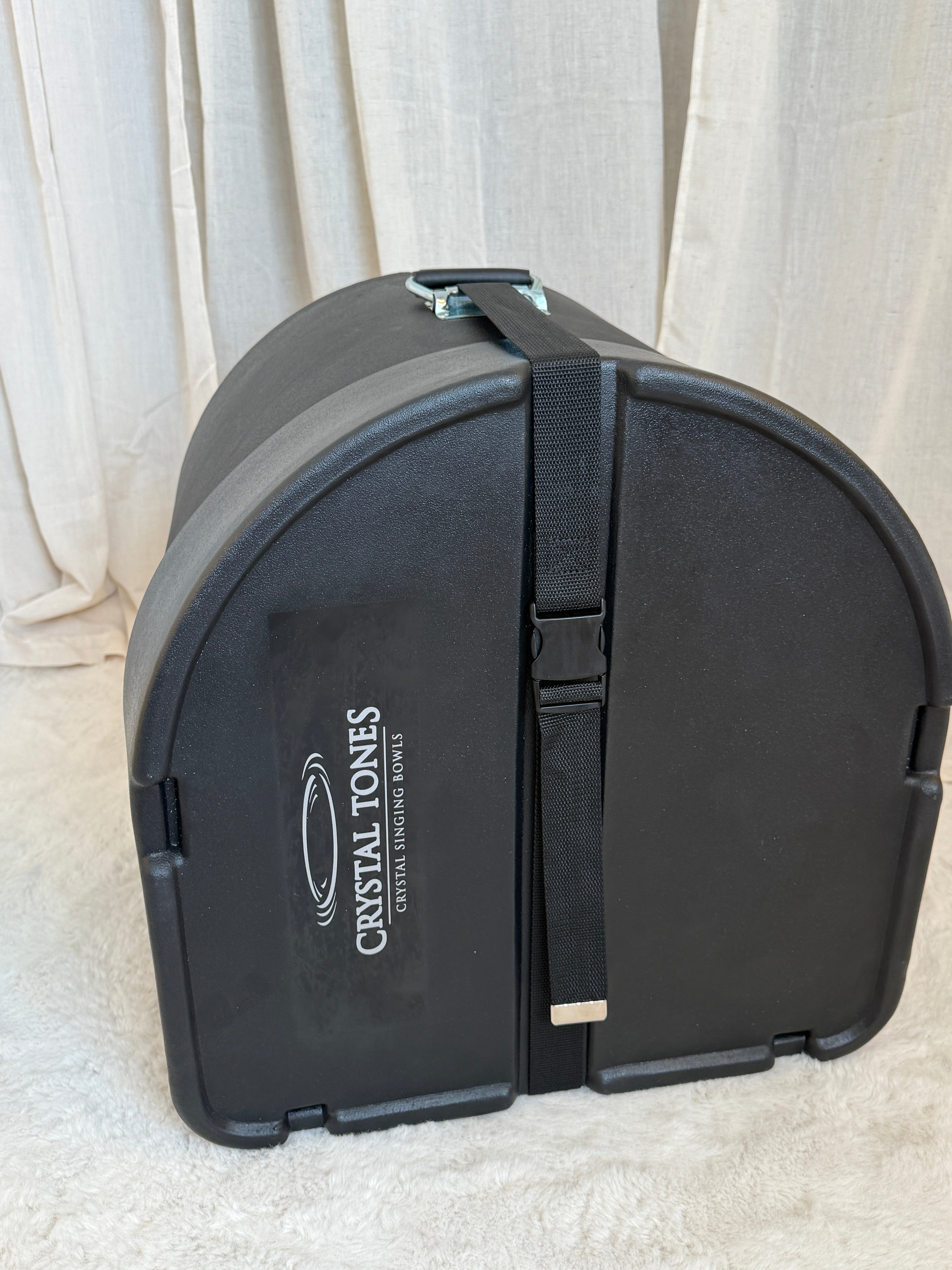 16" Hard Case With Wheels
