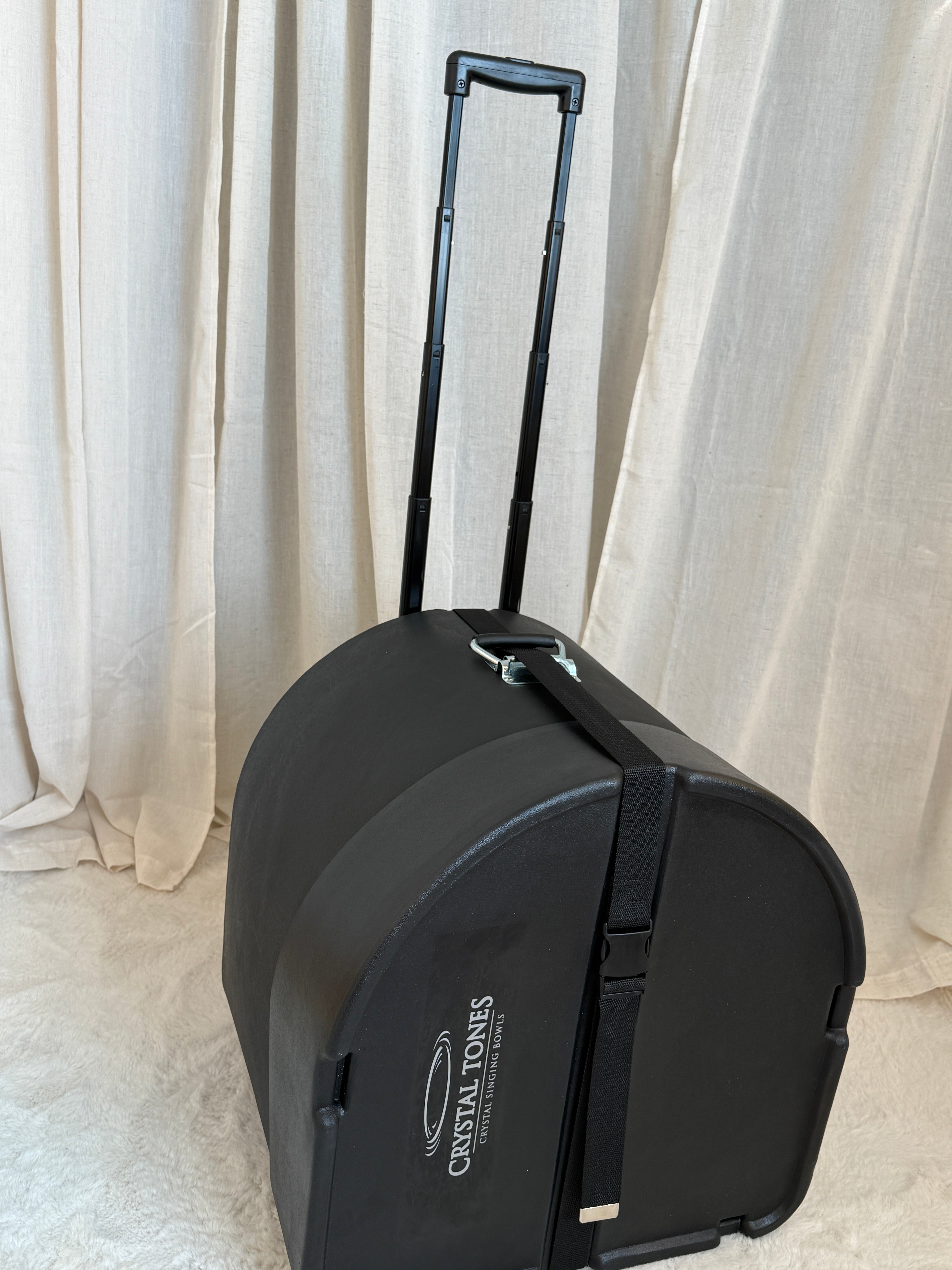 16" Hard Case With Wheels