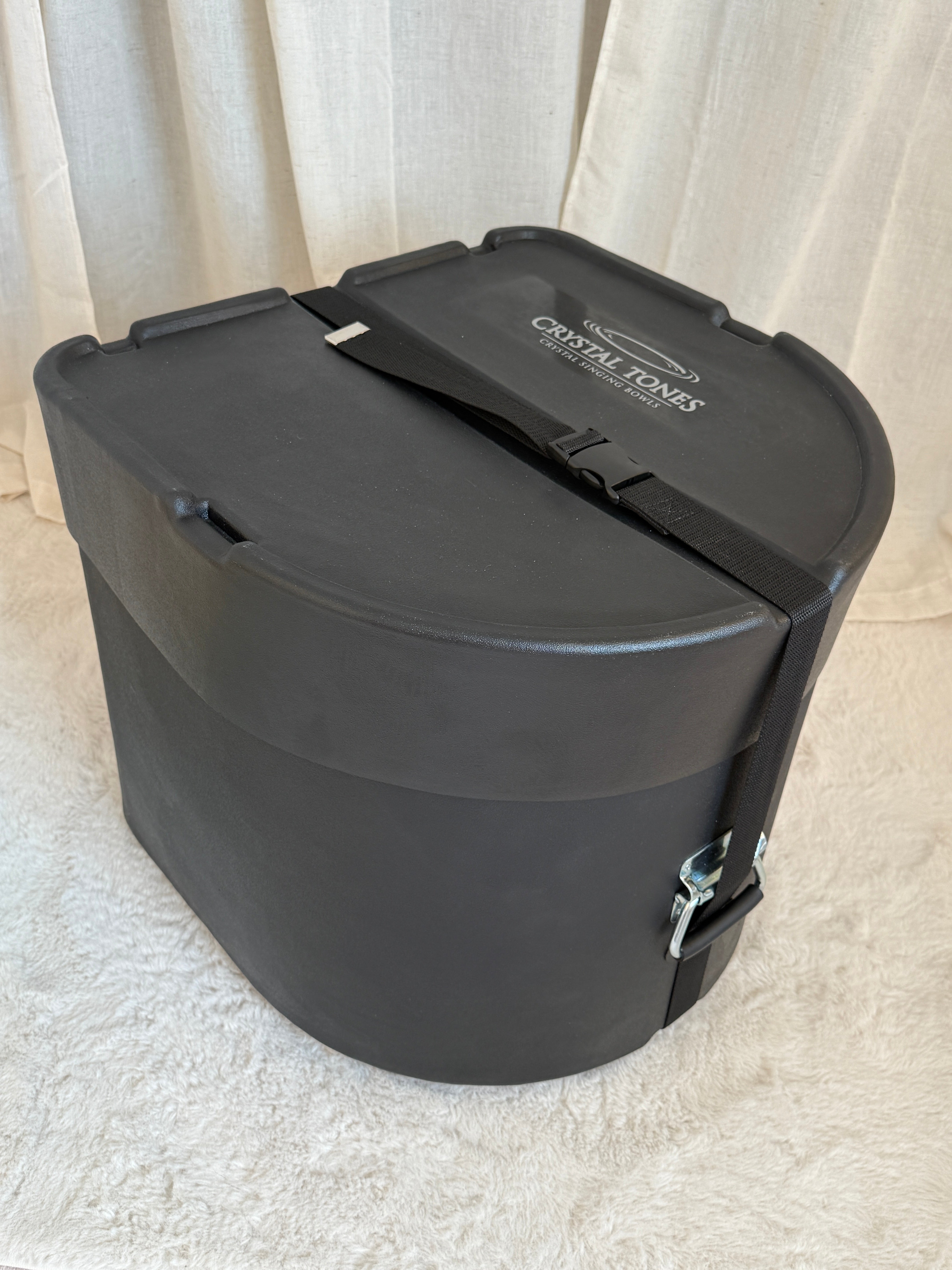 16" Hard Case With Wheels