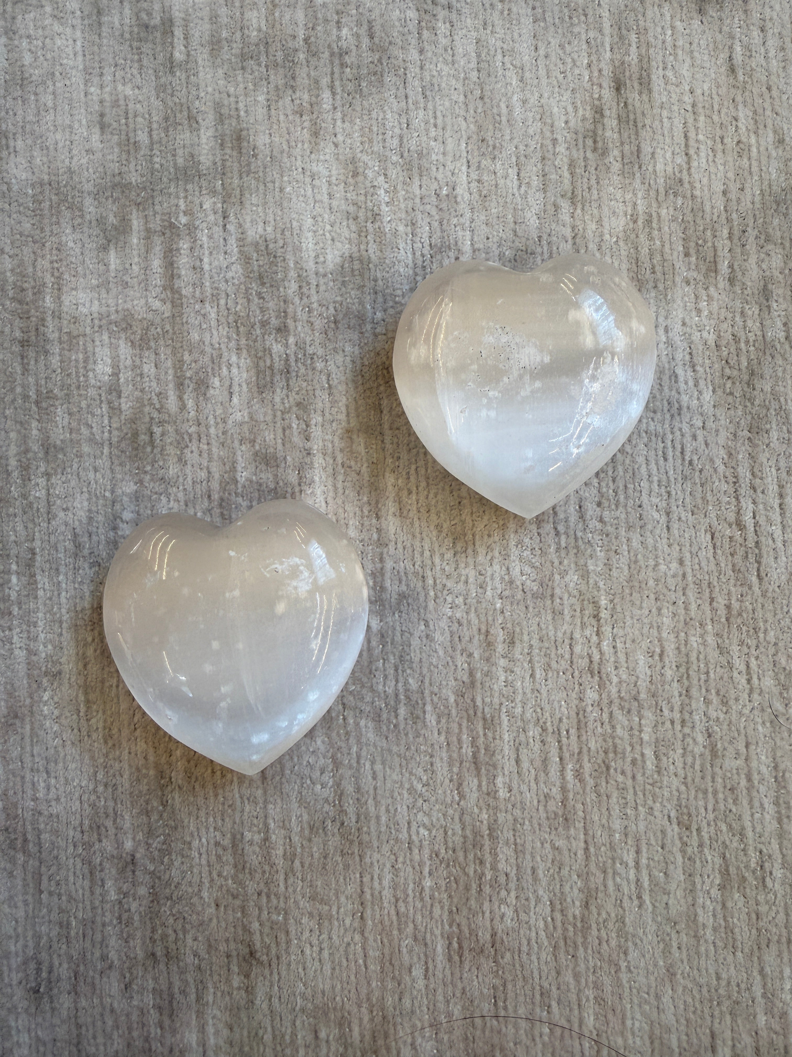Selenita / Selenite Thin Heart Therapy Stones - Pack of 2
