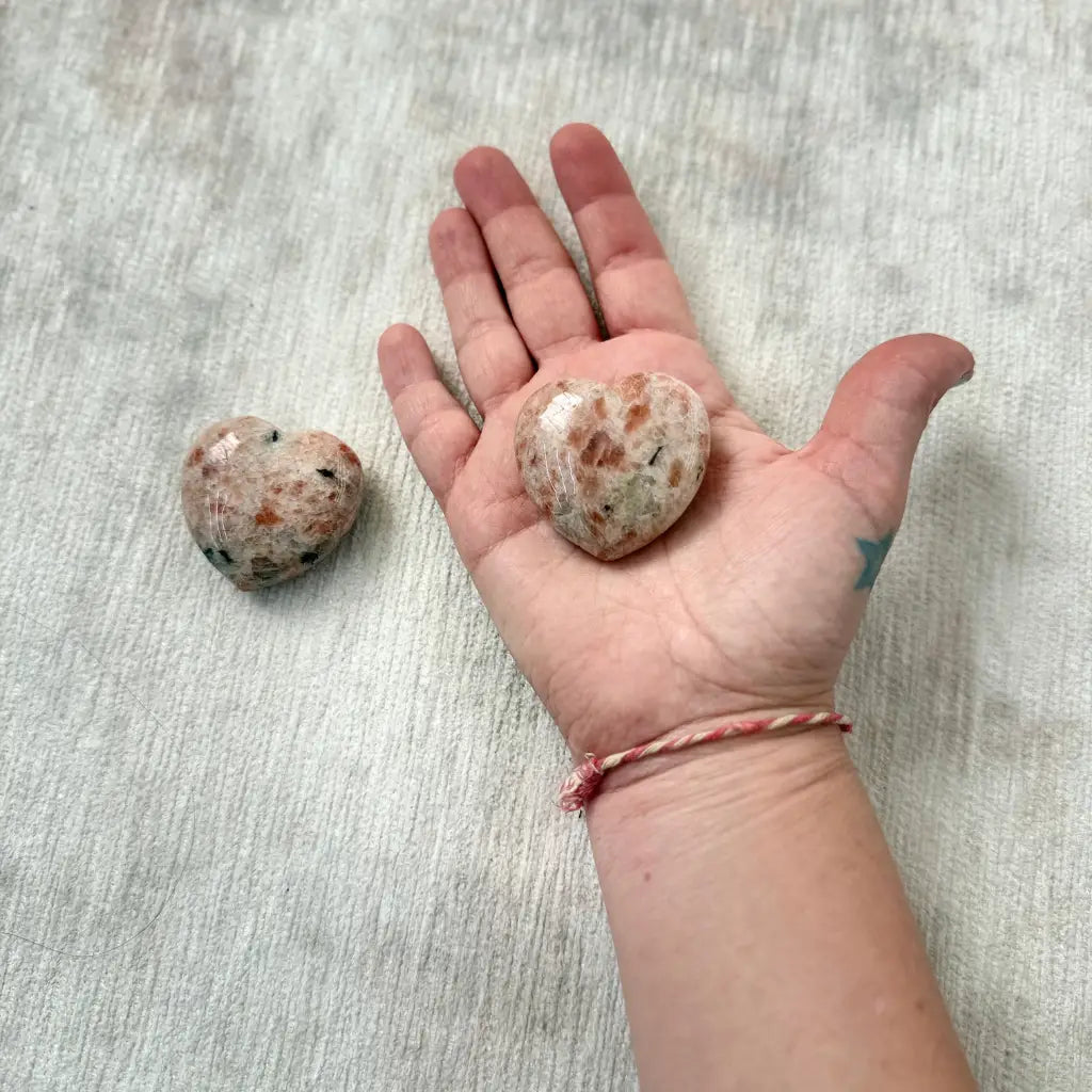 Piedra Solar / Sunstone Thin Heart Therapy Stones - Pack of 2